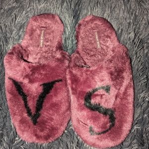 Victoria Secret slippers Lrg Burgundy